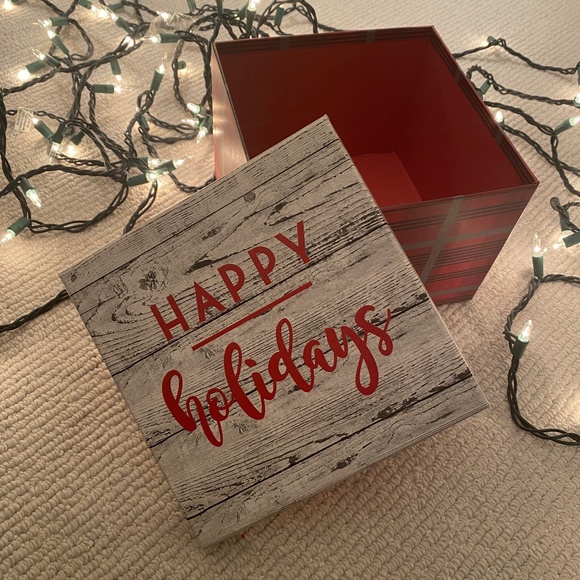 Design Focus I Holiday Gift Box I Happy Holidays Square Empty Gift Box - Picture 16 of 16